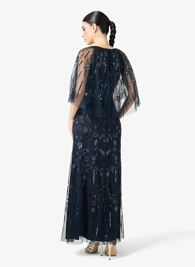 نمشي x فستان مزين بالترتر مع أكمام كاب